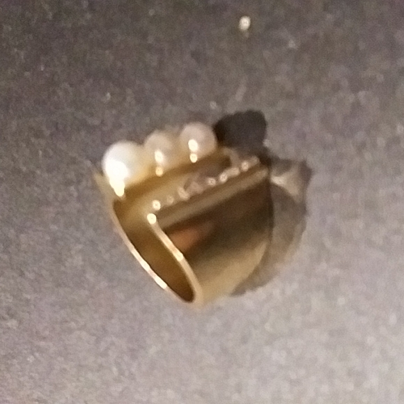 Ring - Picture 2 of 6